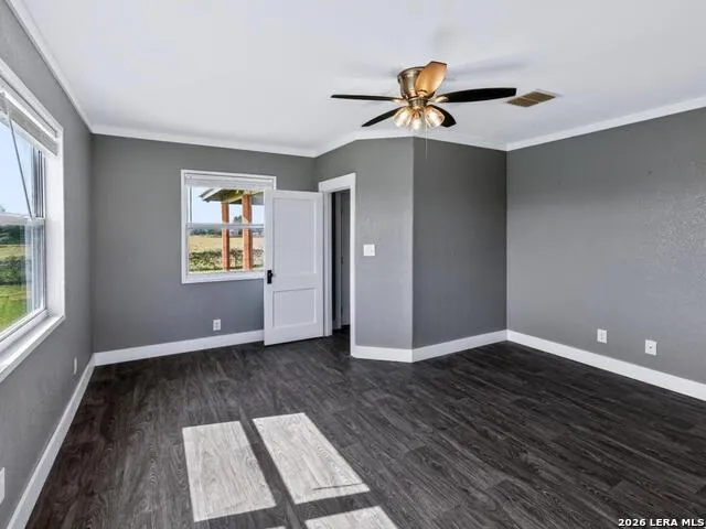 15637 KILOWATT RD Elmendorf, TX 78112