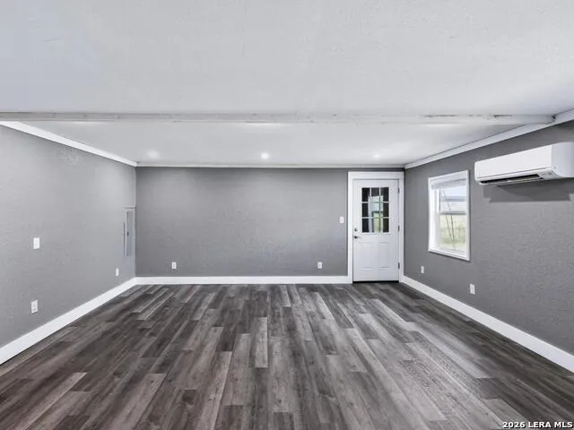 15637 KILOWATT RD Elmendorf, TX 78112