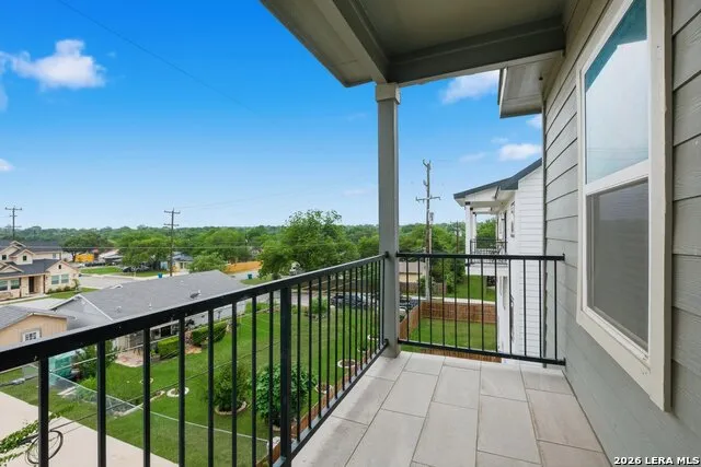 614 Errol Unit 501 San Antonio, TX 78216