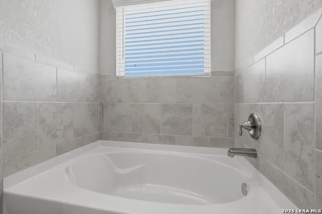 614 Errol Unit 501 San Antonio, TX 78216