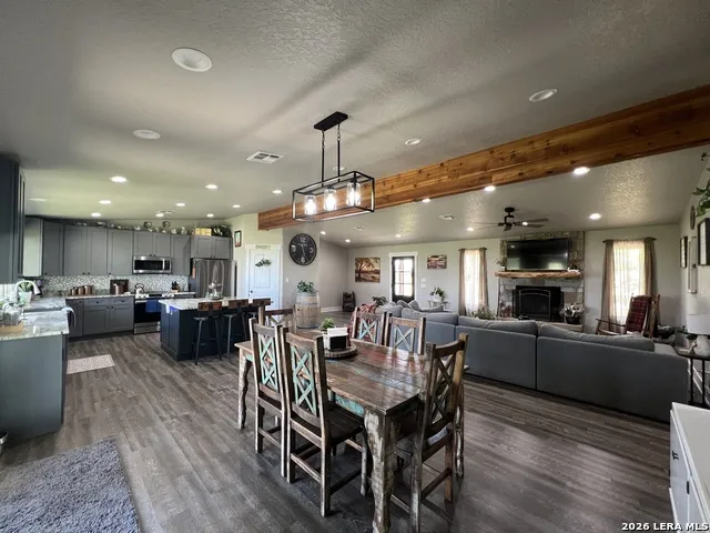 1797 US Highway 90 East Hondo, TX 78861