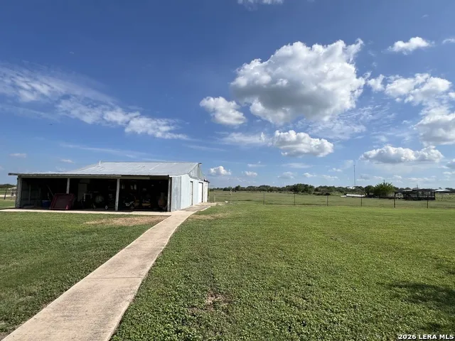 1797 US Highway 90 East Hondo, TX 78861