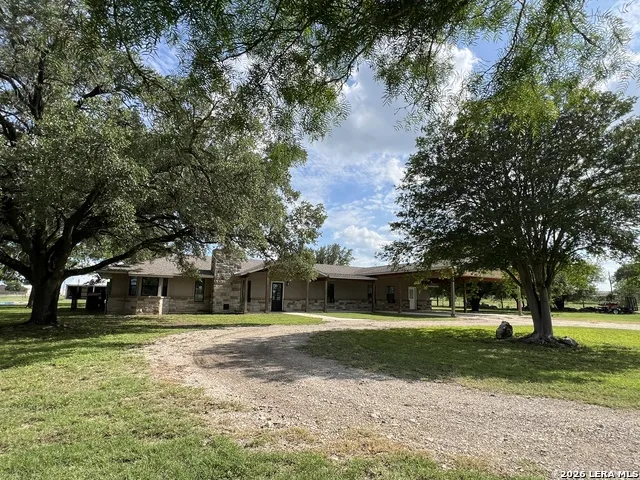 1797 US Highway 90 East Hondo, TX 78861