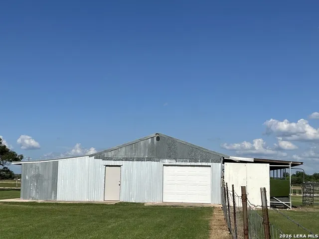 1797 US Highway 90 East Hondo, TX 78861
