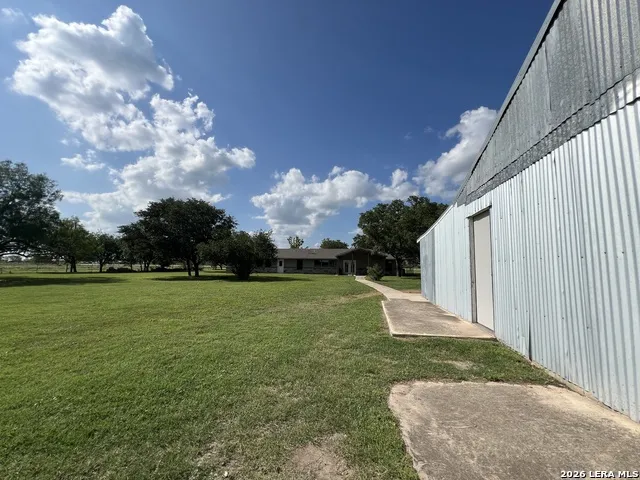 1797 US Highway 90 East Hondo, TX 78861