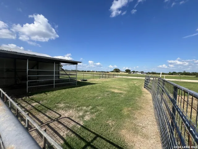 1797 US Highway 90 East Hondo, TX 78861