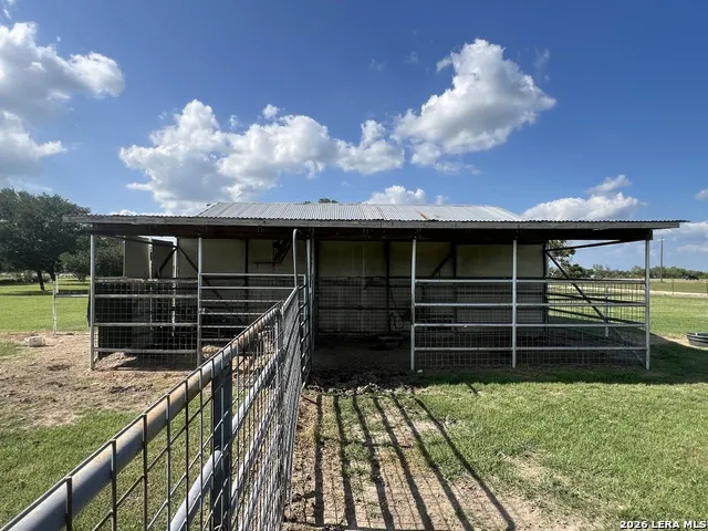 1797 US Highway 90 East Hondo, TX 78861