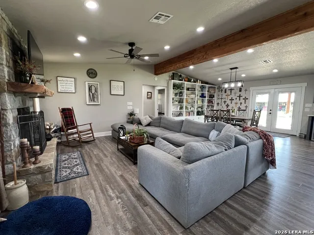 1797 US Highway 90 East Hondo, TX 78861