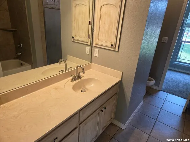 106 Crestway Floresville, TX 78114