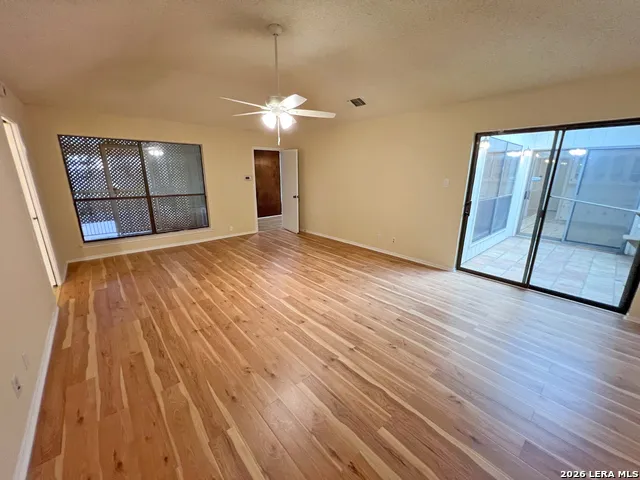 5809 WINTERHAVEN DR Windcrest, TX 78239