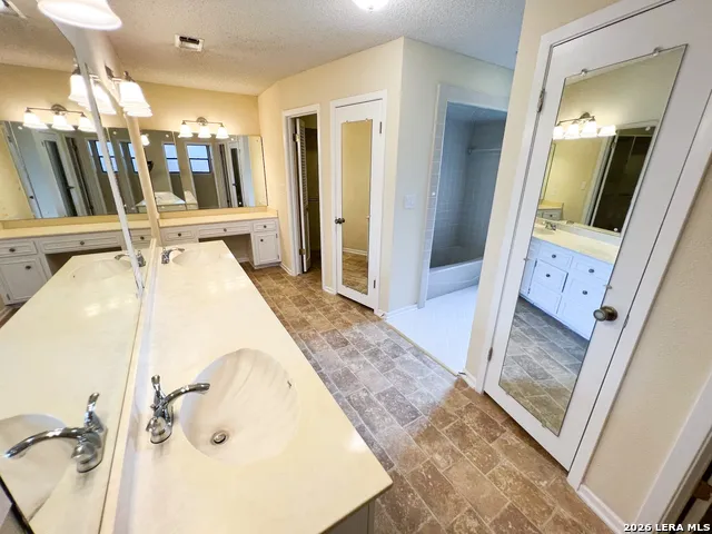 5809 WINTERHAVEN DR Windcrest, TX 78239