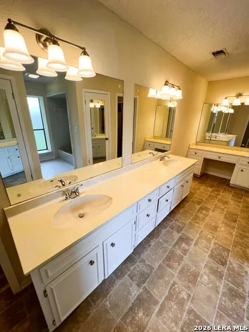 5809 WINTERHAVEN DR Windcrest, TX 78239