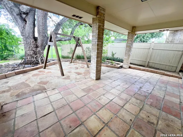 5809 WINTERHAVEN DR Windcrest, TX 78239