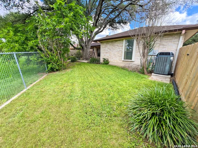 5809 WINTERHAVEN DR Windcrest, TX 78239