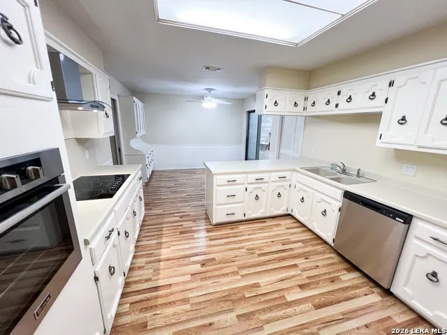 5809 WINTERHAVEN DR Windcrest, TX 78239