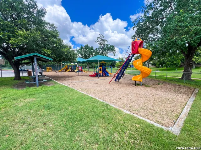 5809 WINTERHAVEN DR Windcrest, TX 78239