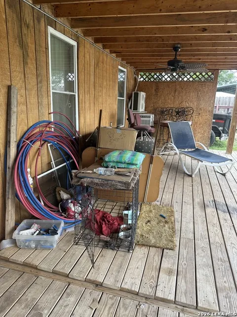 404 W POLK ST Sabinal, TX 78801