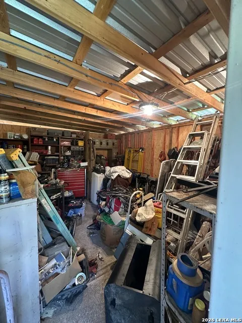 404 W POLK ST Sabinal, TX 78801