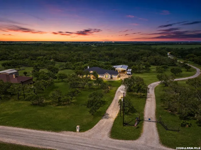 209 Gentle Breeze Floresville, TX 78114