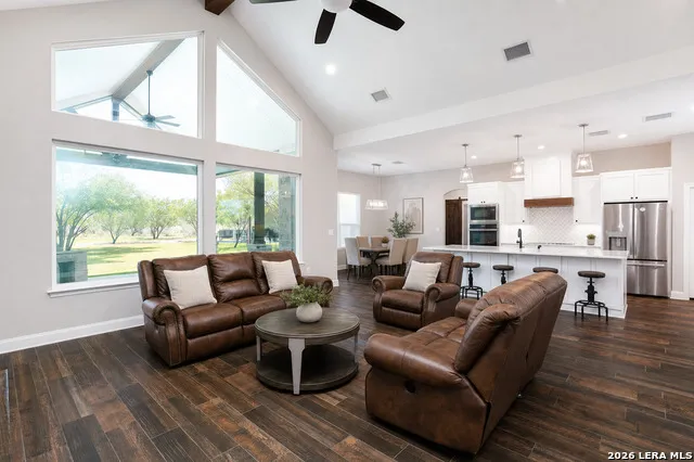 209 Gentle Breeze Floresville, TX 78114