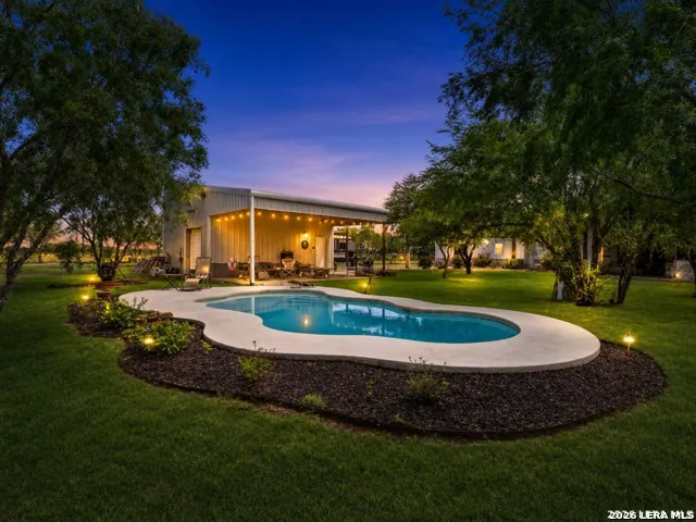 209 Gentle Breeze Floresville, TX 78114