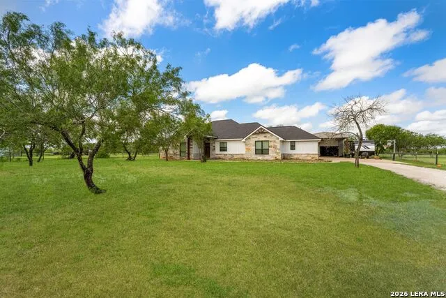209 Gentle Breeze Floresville, TX 78114