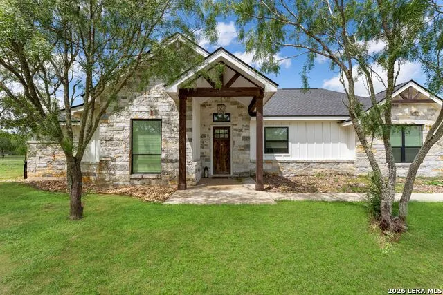 209 Gentle Breeze Floresville, TX 78114