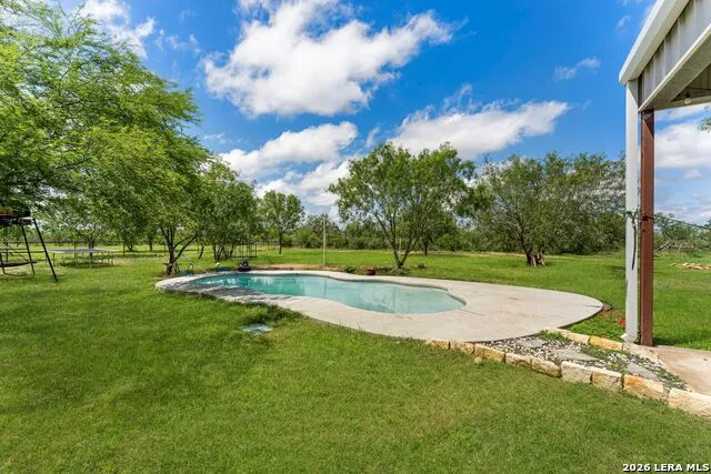 209 Gentle Breeze Floresville, TX 78114