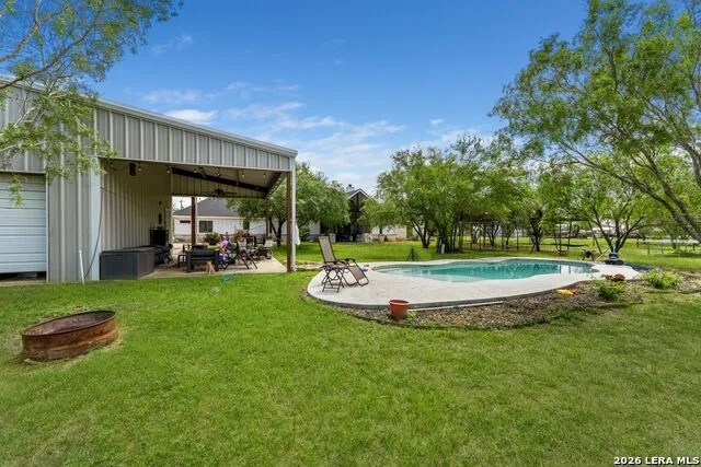 209 Gentle Breeze Floresville, TX 78114