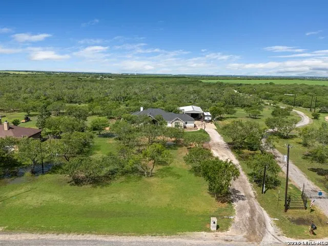 209 Gentle Breeze Floresville, TX 78114