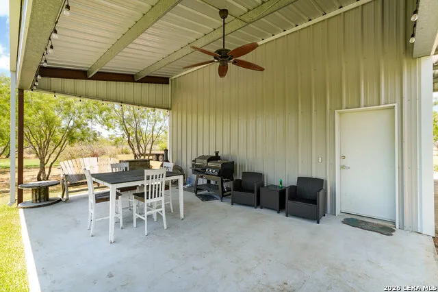 209 Gentle Breeze Floresville, TX 78114