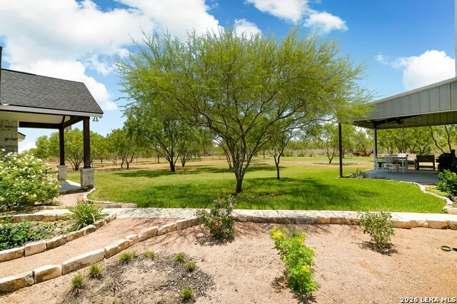 209 Gentle Breeze Floresville, TX 78114