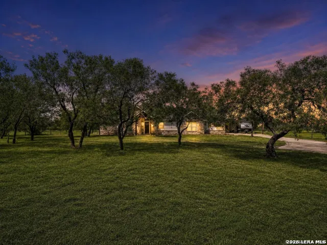 209 Gentle Breeze Floresville, TX 78114