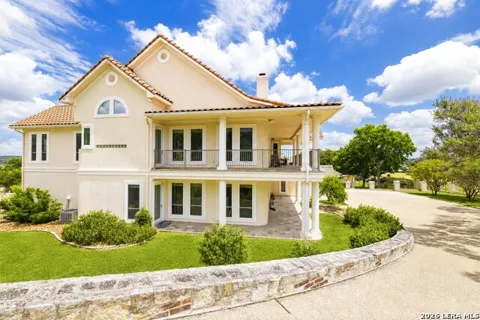 107 Deerwood Drive