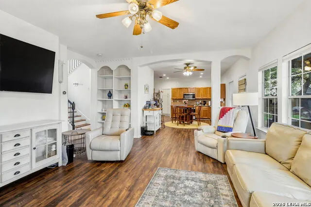 1006 Candlenut San Antonio, TX 78245