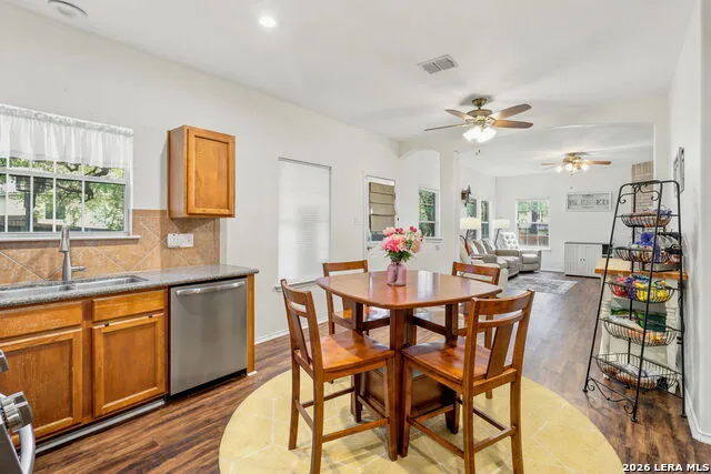 1006 Candlenut San Antonio, TX 78245
