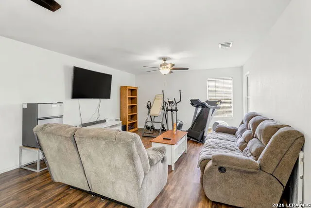 1006 Candlenut San Antonio, TX 78245