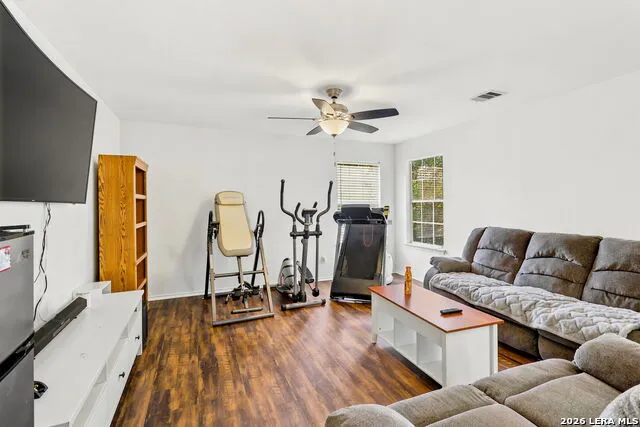 1006 Candlenut San Antonio, TX 78245