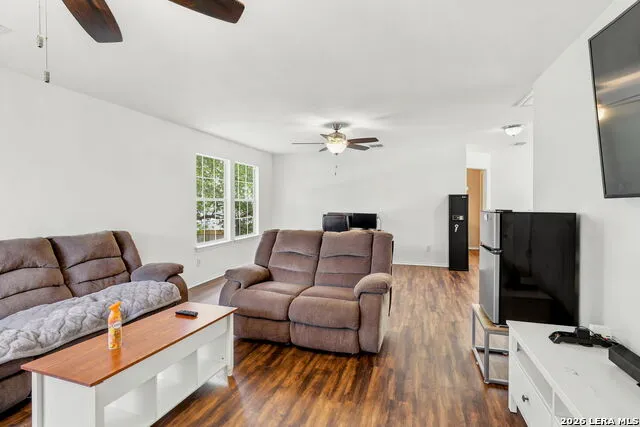 1006 Candlenut San Antonio, TX 78245