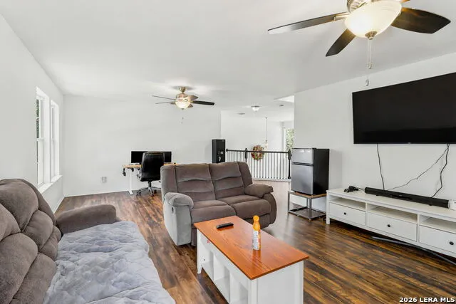 1006 Candlenut San Antonio, TX 78245