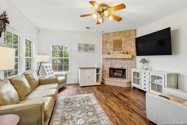 1006 Candlenut San Antonio, TX 78245