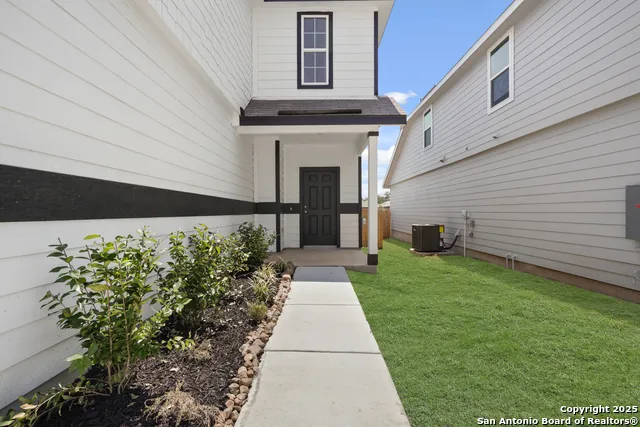 13632 Helton Pass St Hedwig, TX 78152