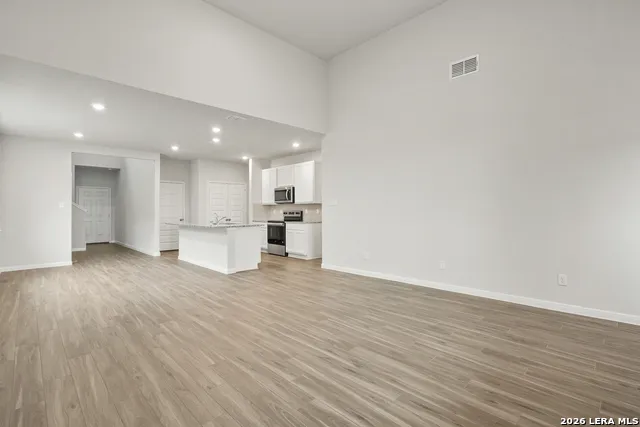 13631 Helton Pass St Hedwig, TX 78152