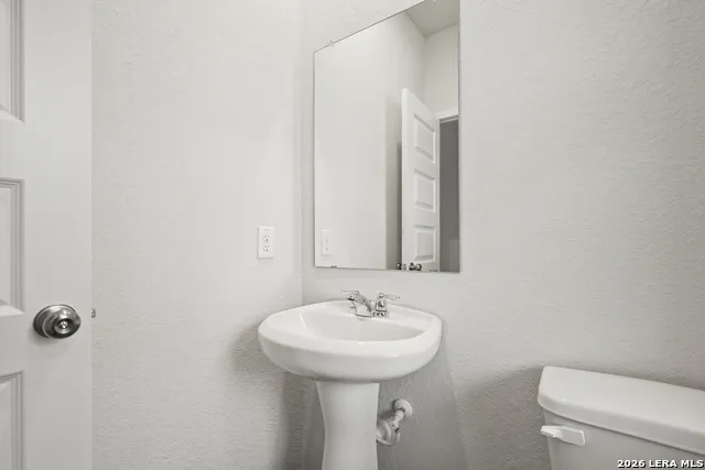 13631 Helton Pass St Hedwig, TX 78152