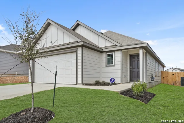 8547 Catnip Pass Elmendorf, TX 78112