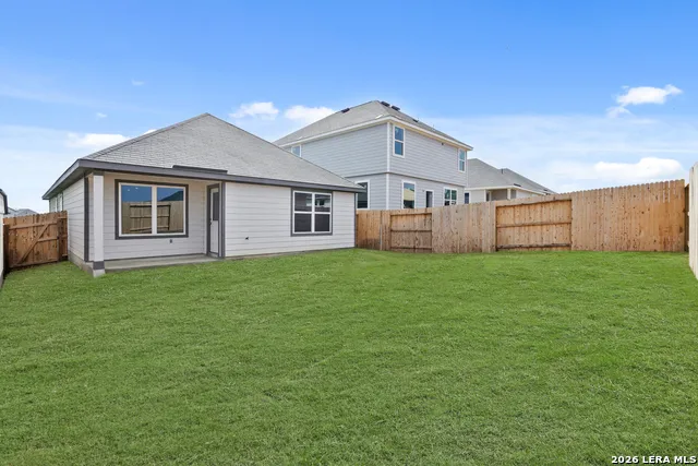 8547 Catnip Pass Elmendorf, TX 78112