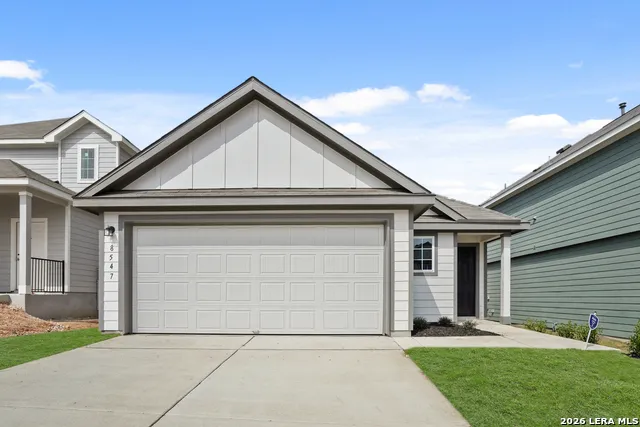 8547 Catnip Pass Elmendorf, TX 78112