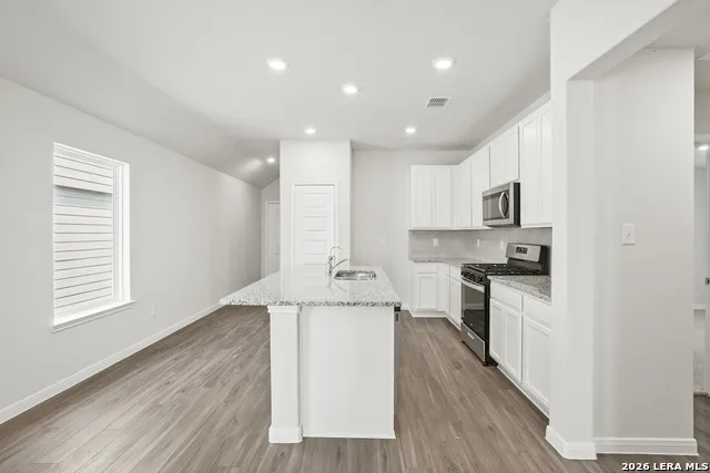 8547 Catnip Pass Elmendorf, TX 78112
