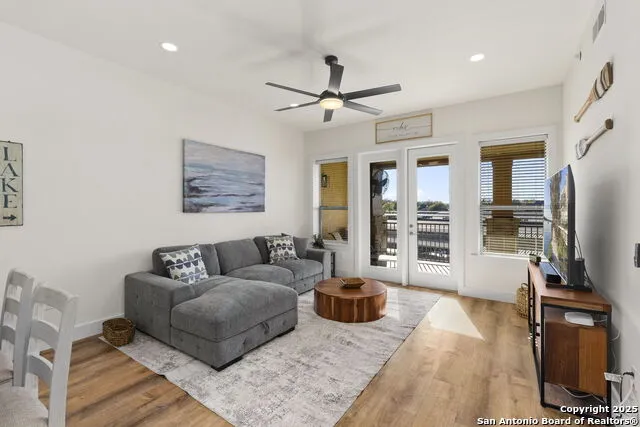 1000 The Cape #10 Horseshoe Bay, TX 78657