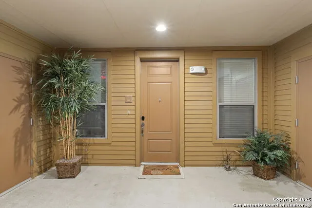 1000 The Cape #10 Horseshoe Bay, TX 78657